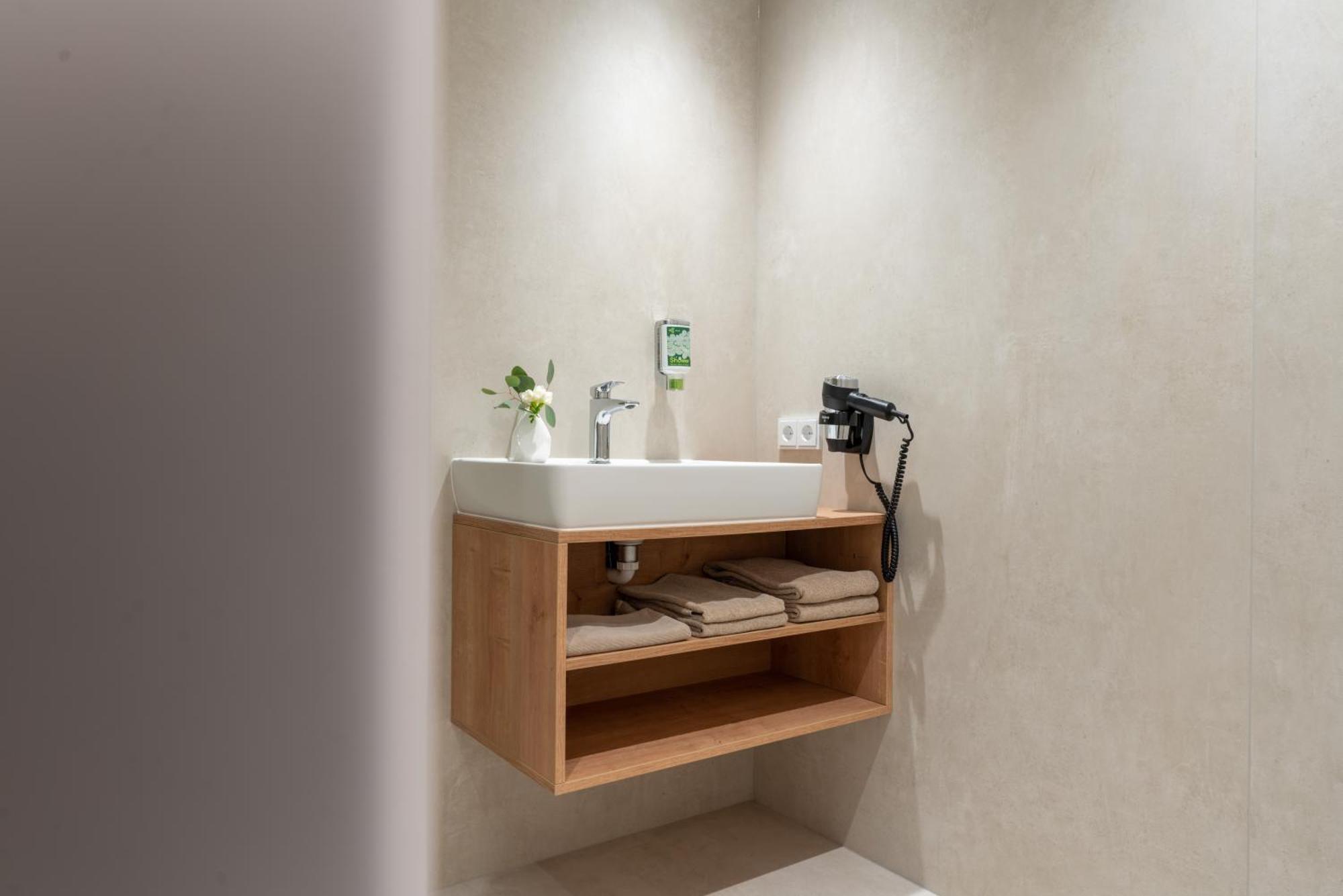 Eee Hotel Eberstalzell المظهر الخارجي الصورة